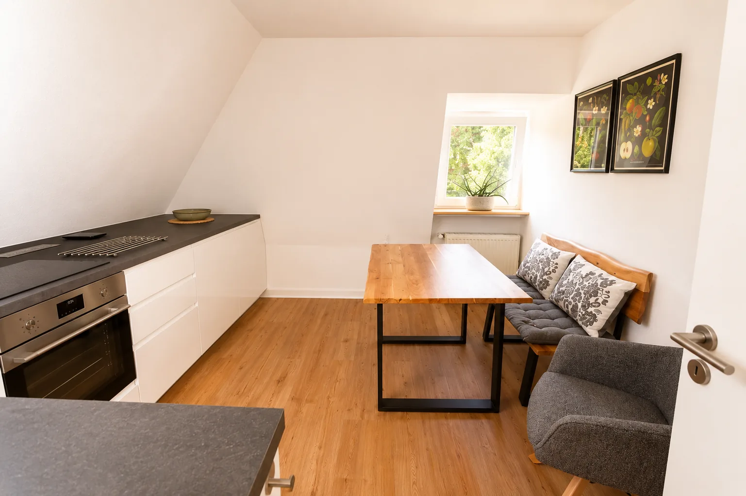 Küche und Essbereich der Ferienwohnung Horn in Remscheid